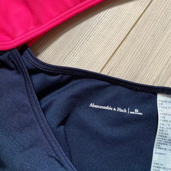 A&F Colorblock One Shoulder One Piece Swimsuit XS - Picture 5 of 5
